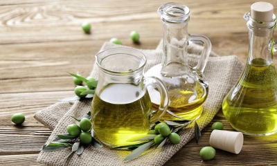 Συνελήφθη επιτήδειος που μετέτρεπε το ηλιέλαιο σε ελαιόλαδο με χημικές ουσίες