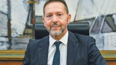 Ο Στουρνάρας ζητά «φρένο» στις μειώσεις επιτοκίων από ΕΚΤ: Δεν είναι ώρα για βιαστικές αποφάσεις