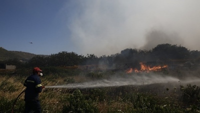 Σκληρή μάχη με τις φλόγες στα Λευκόγια Δράμας – Ενισχύθηκαν οι πυροσβεστικές δυνάμεις