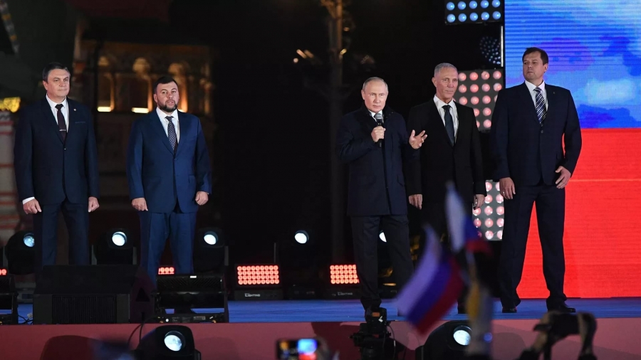 Putin από Κόκκινη Πλατεία: «Η νίκη θα είναι δική μας!» - Δεν κατάφεραν να εξαλείψουν την εθνική συνείδηση των πολιτών στο Donbass 