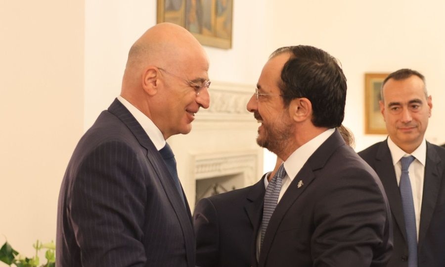 Ο Δένδιας στην Κύπρο: Συμφωνία με Χριστοδουλίδη για κοινό και ευρύτερο αμυντικό συντονισμό - Να παραμείνουν στο νησί οι ελληνικές δυνάμεις