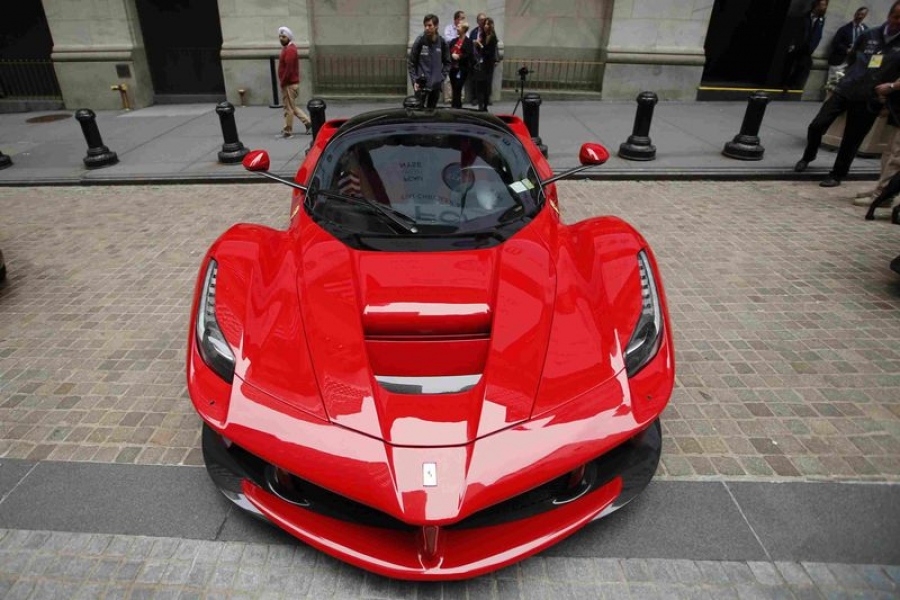 Καλπάζει η Ferrari -  Τιμή - στόχος τα  484 ευρώ από την Berenberg