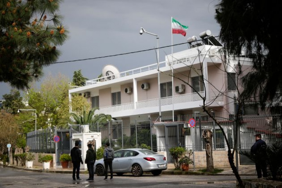 Στυλιανός Γαβριήλ - Ο Έλληνας πρεσβευτής στο Ιράν παράδειγμα καθήκοντος – Επέστρεψε εν μέσω βομβαρδισμών για να βοηθήσει τους Έλληνες