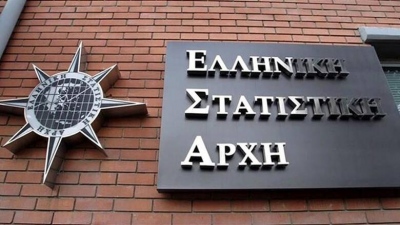 Τρώνε από τα έτοιμα οι Έλληνες - Αύξηση στο διαθέσιμο εισόδημα, «βουτιά» στην αποταμίευση