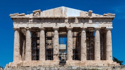 Μετά από 220 χρόνια συμπληρώνεται το δυτικό αέτωμα του Παρθενώνα - Βγήκαν οριστικά οι σκαλωσιές