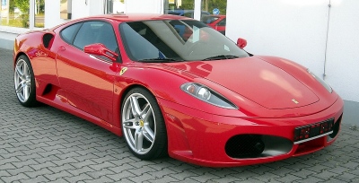 Σε αναμμένα κάρβουνα στο Μαξίμου με τις Ferrari και τις Porsche στελεχών της ΝΔ