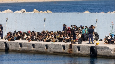 Ο Θεός να βάλει το χέρι του γιατί κυβέρνηση δεν υπάρχει - 15.000 Πακιστανοί στην Κρήτη - Όλοι άνδρες, σε στρατεύσιμη ηλικία