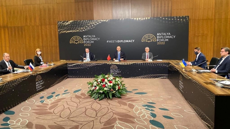 Lavrov (Ρωσία) με Kuleba (Ουκρανία) στην Αττάλεια της Τουρκίας 10/3 – Χαμηλά οι προσδοκίες αλλά ανοίγει ο δρόμος για διπλωματική λύση