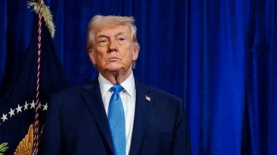 Υποχώρηση σοκ από Trump: «Ο τερματισμός των διαπραγματεύσεων δεν σημαίνει ότι θα αρχίσουμε να ρίχνουμε βόμβες στο Ιράν»