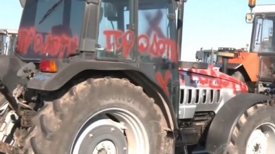 Μπλόκο Νίκαιας: Βανδαλισμός τρακτέρ δύο αγροτών που πήγαν στο Μαξίμου, αποκαταστάθηκαν οι ζημιές - Μαρινάκης: Ντροπή