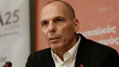 Ο Βαρουφάκης αποκλείει συμμετοχή σε κυβέρνηση υπό τον Τσίπρα: Να μου κοπεί το χέρι από τον ώμο