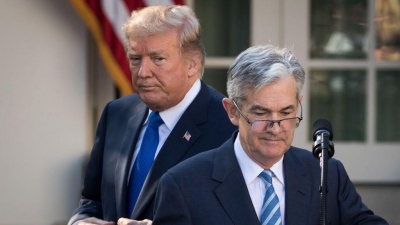 Ρίχνει και άλλο λάδι στη φωτιά με τον Trump ο Powell (Fed): Εάν δεν ήταν οι δασμοί θα είχαμε μειώσει τα επιτόκια