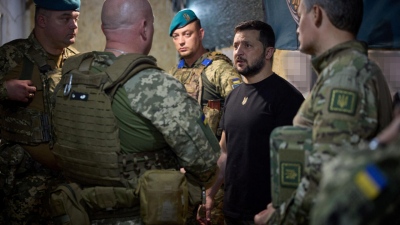 Ο Zelensky εκλιπαρεί τη Δύση για ενίσχυση της αεράμυνας, μετά το νέο σφυροκόπημα από τη Ρωσία