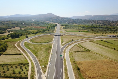 Επανέρχεται στην κυκλοφορία τμήμα της Ιόνιας Οδού μετά από κατολισθήσεις