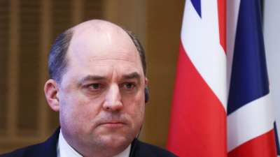 Ρωσία: Δικάζεται ερήμην ο πρώην υπουργός Άμυνας της Βρετανίας για «δημόσιες εκκλήσεις σε τρομοκρατική δράση»