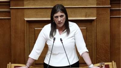 Πυρά Κωνσταντοπούλου στον Πλεύρη για Σπαρτιάτες: «Ντροπή για το Κοινοβούλιο - Εξισώνετε το φασισμό με τον κομμουνισμό»