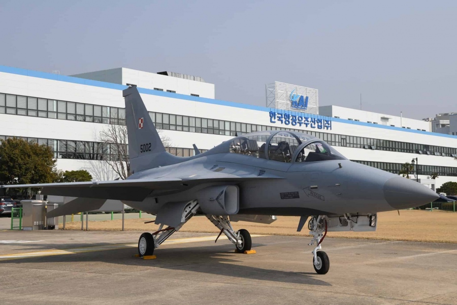 Οι ΗΠΑ επέτρεψαν την ενσωμάτωση πυραύλων AIM-120 σε πολωνικά μαχητικά FA-50PL