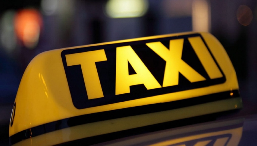 Συνελήφθη οδηγός ταξί: Χρέωσε 110 ευρώ για διαδρομή από το αεροδρόμιο μέχρι το λιμάνι του Πειραιά
