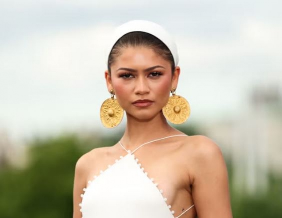 Κακός χαμός με την Zendaya - Φόρεσε αρχαία σκουλαρίκια 3.000 ετών από το Ιράν στην πρεμιέρα της «Οδύσσειας»