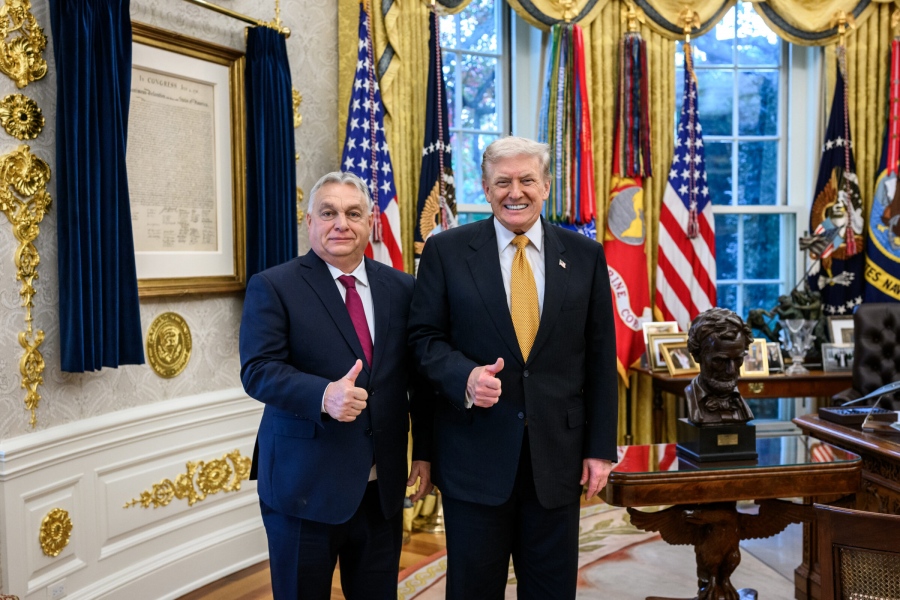 Πρωτοφανές άδειασμα Trump στον ηττημένο Orban: Ο νέος πρωθυπουργός της Ουγγαρίας θα κάνει καλή δουλειά