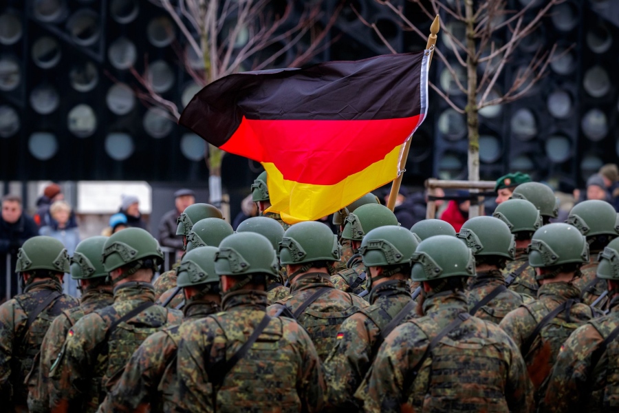 Ξυπνά ο εφιάλτης της Bundeswehr στη Γερμανία - Ο Merz κάνει δώρο 88 δισ. στη Rheinmetall, ονειρεύεται «πολεμικές μηχανές»