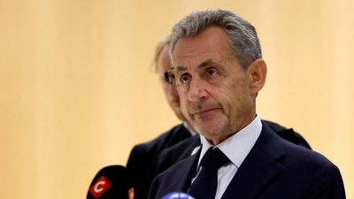 Izvestia: Η καταδίκη Sarkozy βαθαίνει την πολιτική κρίση στη Γαλλία