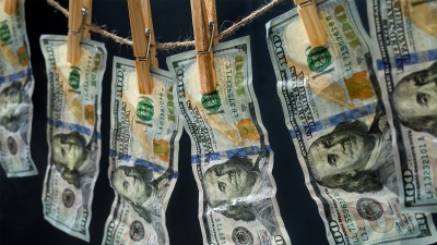 Πρόστιμα 21,5 εκατ. δολ. σε UBS, Citi και 7 τράπεζες για ξέπλυμα χρήματος - Κατασχέσεις χρυσού και πολυτελών αυτοκινήτων στη Σιγκαπούρη