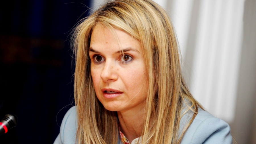 Μιλένα Αποστολάκη: Μισές αλήθειες... ολόκληρα ψέματα του Μητσοτάκη για τον εξωδικαστικό