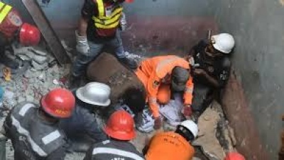 Τραγωδία στο Karachi: 16 νεκροί από κατάρρευση πολυκατοικίας μετά από έκρηξη