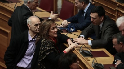 Απίστευτες δηλώσεις - Βγήκαν μαχαίρια μεταξύ Ντόρας και Κικίλια για έναν… λιμενάρχη!