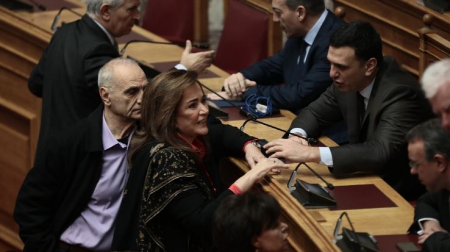 Απίστευτες δηλώσεις - Βγήκαν μαχαίρια μεταξύ Ντόρας και Κικίλια για έναν… λιμενάρχη!