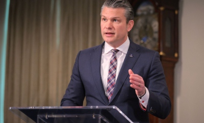 Hegseth: Σιδερένια ασπίδα για τις αμερικανικές βάσεις στον Περσικό Κόλπο, ζητούμενο η θανάσιμη ισχύ