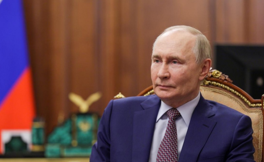 Μπαράζ συναντήσεων του Putin μετά την ουκρανική επίθεση με 140 drones στο Leningrad