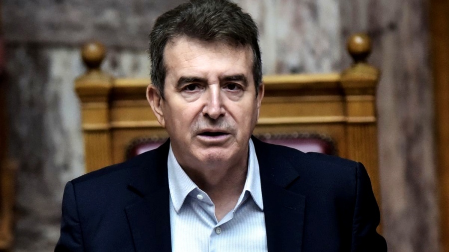Ο Χρυσοχοΐδης ακούει; Ασύλληπτο: Αστυνομικό Τμήμα λειτουργεί με κεράκια και λαμπάδες!
