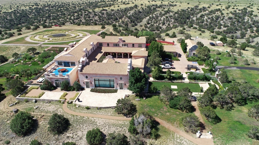 Τα πλοκάμια του Epstein έφτασαν στο ράντσο του… Ζορό - Το σκοτεινό δίκτυο και οι πολιτικές σκιές στο New Mexico