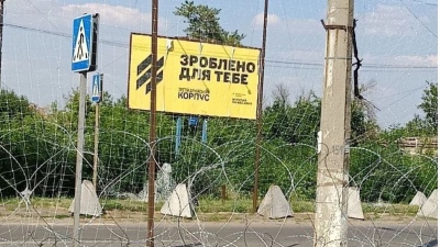 Οι Ουκρανοί στήνουν «Δόντια του Δράκου» στο Kramatorsk