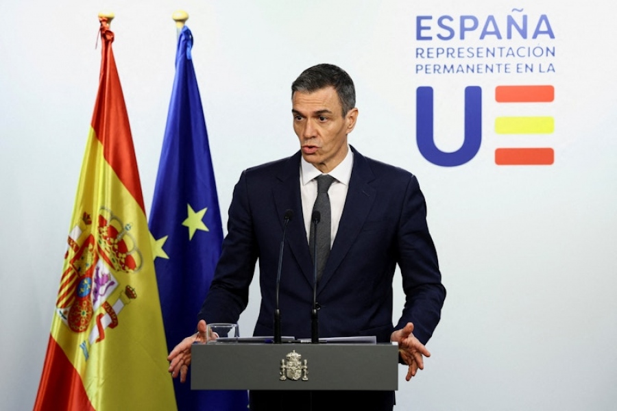 Πυρά Sanchez σε Trump: Δεν μπορείς να παίζεις ρώσικη ρουλέτα με τη μοίρα εκατομμυρίων ανθρώπων