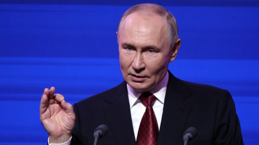 Putin: Θα διαπραγματευτούμε με τους Ουκρανούς μόνο στη βάση... της Αλάσκα, της Κωνσταντινούπολης και του πεδίου των μαχών