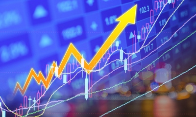 Κέρδη στις ασιατικές αγορές, ράλι στα chips - O Nikkei +1,8%, brent 76 δολ.