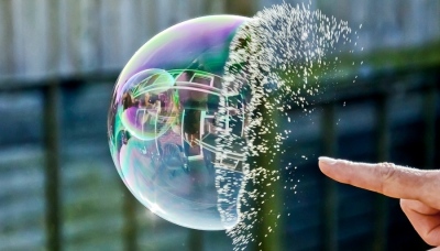 Πέντε σημάδια που δείχνουν ότι οι αγορές δεν είναι «φούσκα», αλλά «φουσκάρα» – Όταν η αισιοδοξία ξεπερνά την πραγματικότητα