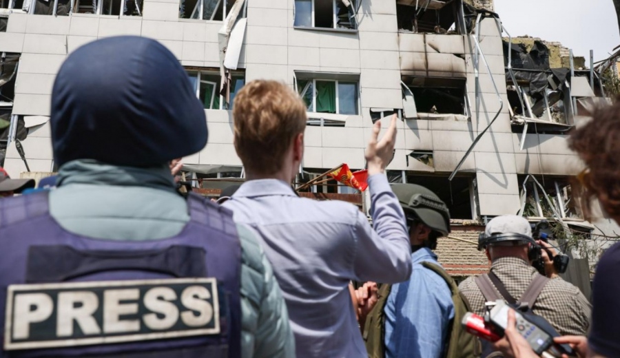 Ξένοι δημοσιογράφοι για το μακελειό στο Lugansk: Δεν υπήρχαν στρατιωτικοί στόχοι, ξεκάθαρη τρομοκρατική ενέργεια των Ουκρανών