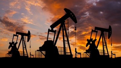 Πετρέλαιο — Κέρδη 5% σε επίπεδο εβδομάδας, απώλειες στην ημέρα με ελπίδα για αποκλιμάκωση στη Μέση Ανατολή - Στα 76 δολ. το Brent