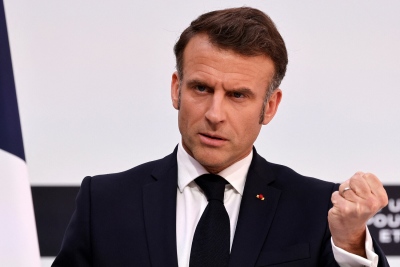 «Πήγαινα στους θάμνους!» Ο κηπουρός του Macron απολύθηκε επειδή παραπονέθηκε για την... έλλειψη τουαλέτας