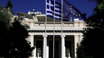 Ανασχηματισμός... φούσκα - Ανούσιες εσωτερικές αλλαγές και σοβαρή έλλειψη πάγκου στην κυβέρνηση