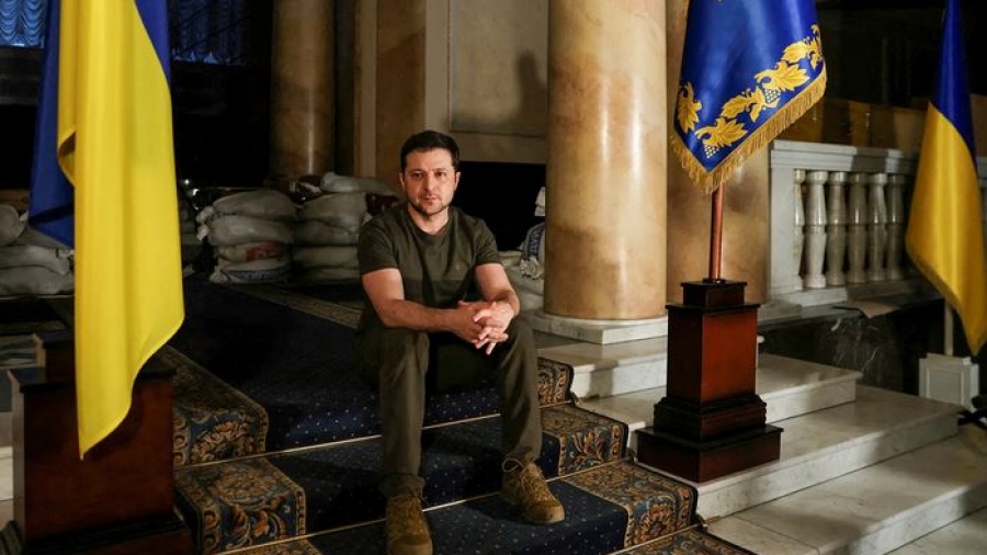 Chey Bowes (Ιρλανδός δημοσιογράφος): Ο Zelensky, είναι διεφθαρμένος απατεώνας, προσβάλλει την τιμή των Ουκρανών