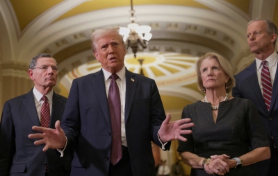 Trump κατά Γερουσίας για τις πολεμικές εξουσίες: Έχω το Ιράν… στα σχοινιά