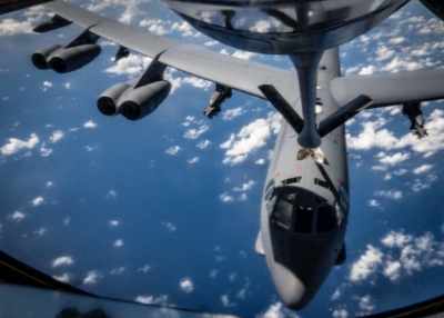 Καταιγίδα πολέμου - Αμερικανικά B-52, F-35 στη Βενεζουέλα - Απειλή σκληρών αντιποίνων σε Trump: Μην ξυπνάς τον ιαγουάρο