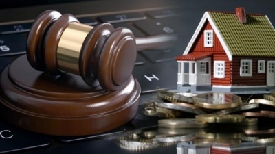 Αίσχος στον Βόλο - Της έβγαλαν το σπίτι στο σφυρί και 4 χρόνια μετά δεν της λένε ποιοι πληρώθηκαν και σε ποιους χρωστά