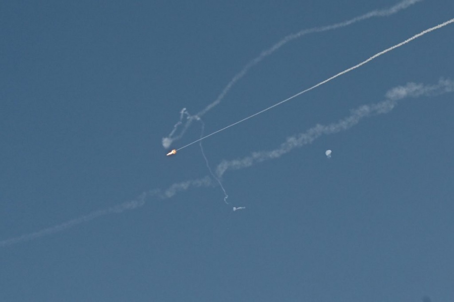 Κόλαση στα Εμιράτα - Η αεράμυνα των ΗΑΕ κατέρριψε 10 βαλλιστικούς πυραύλους και 45 UAV