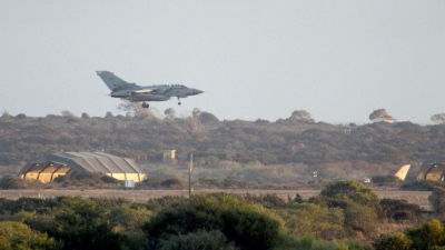 Συναγερμός στην Κύπρο - Ηχούν σειρήνες, εκκενώθηκαν βάσεις και αεροδρόμιο, σηκώθηκαν μαχητικά - Η Ελλάδα στέλνει φρεγάτες, F16